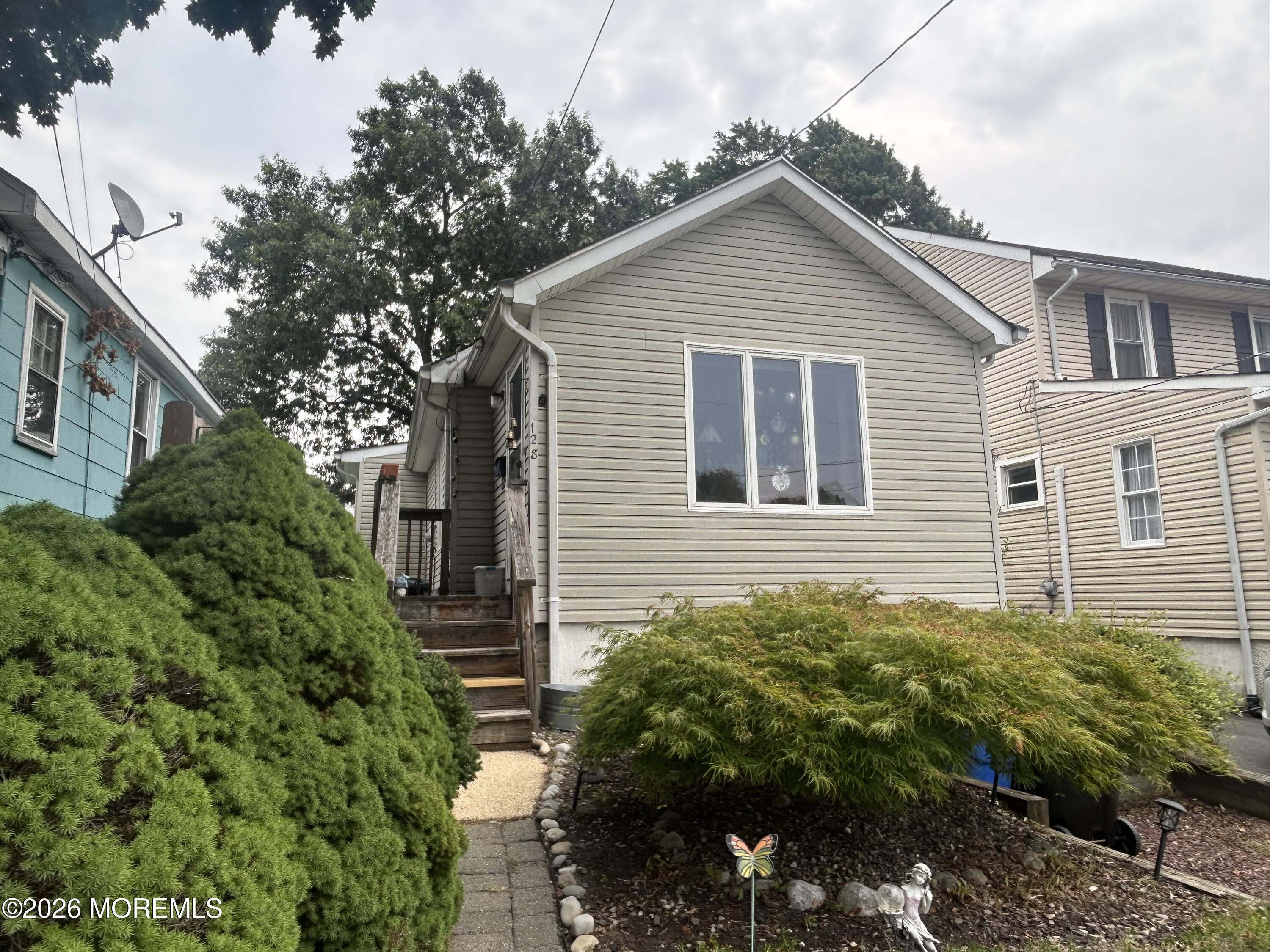 128 Chamone Avenue Leonardo NJ 07737