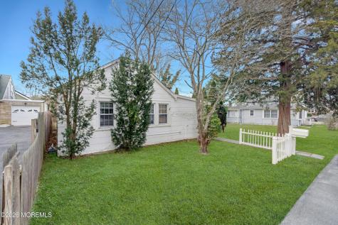 458 E End Avenue Brick NJ 08723