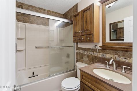 45 Jaffreyton Close Freehold NJ 07728