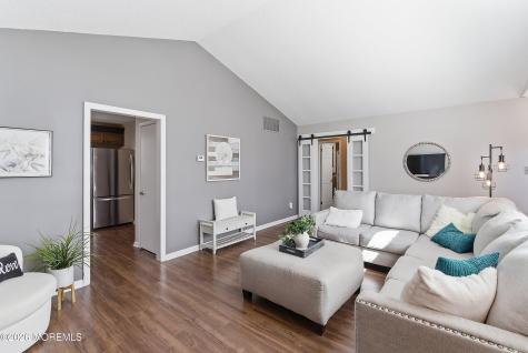 45 Jaffreyton Close Freehold NJ 07728