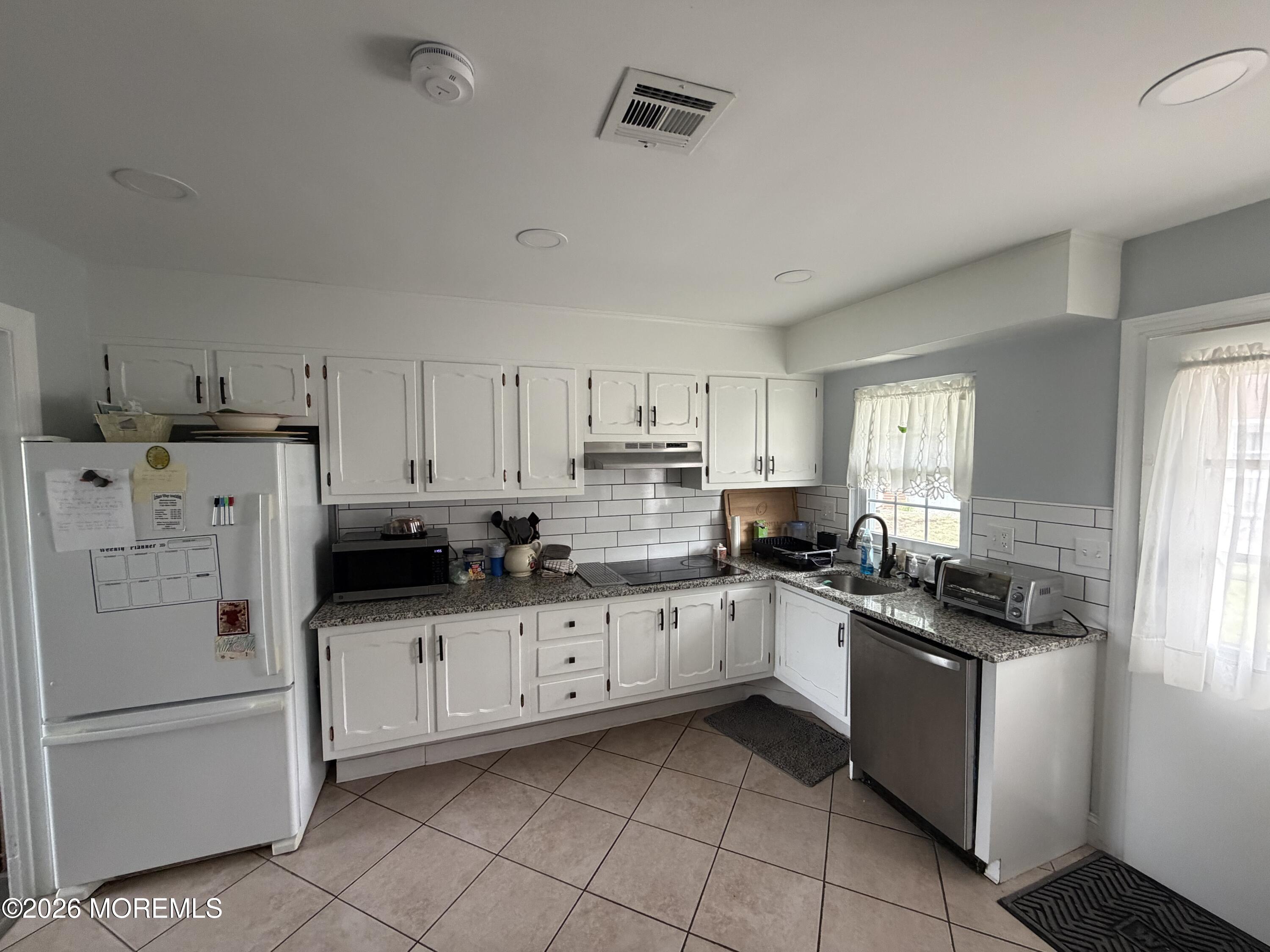 676A New Castle Court Lakewood NJ 08701