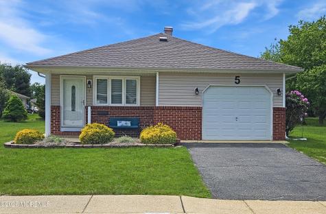 5 Martinique Drive Toms River NJ 08757