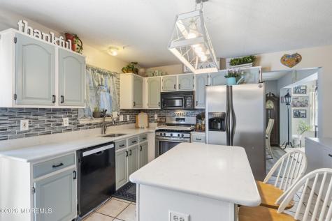 5 Brentwood Drive Bayville NJ 08721