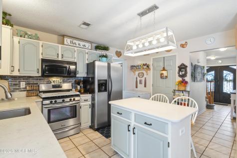 5 Brentwood Drive Bayville NJ 08721