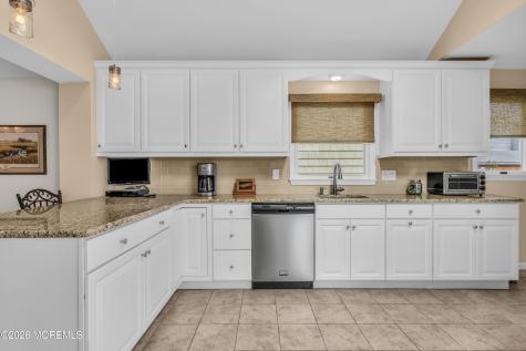 39 8th Avenue Seaside Park NJ 08752