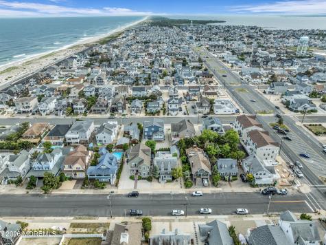 39 8th Avenue Seaside Park NJ 08752