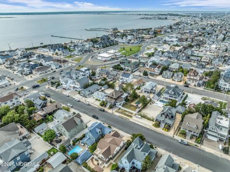 39 8th Avenue Seaside Park NJ 08752