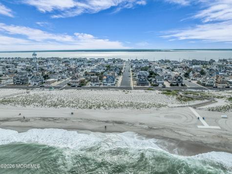 39 8th Avenue Seaside Park NJ 08752