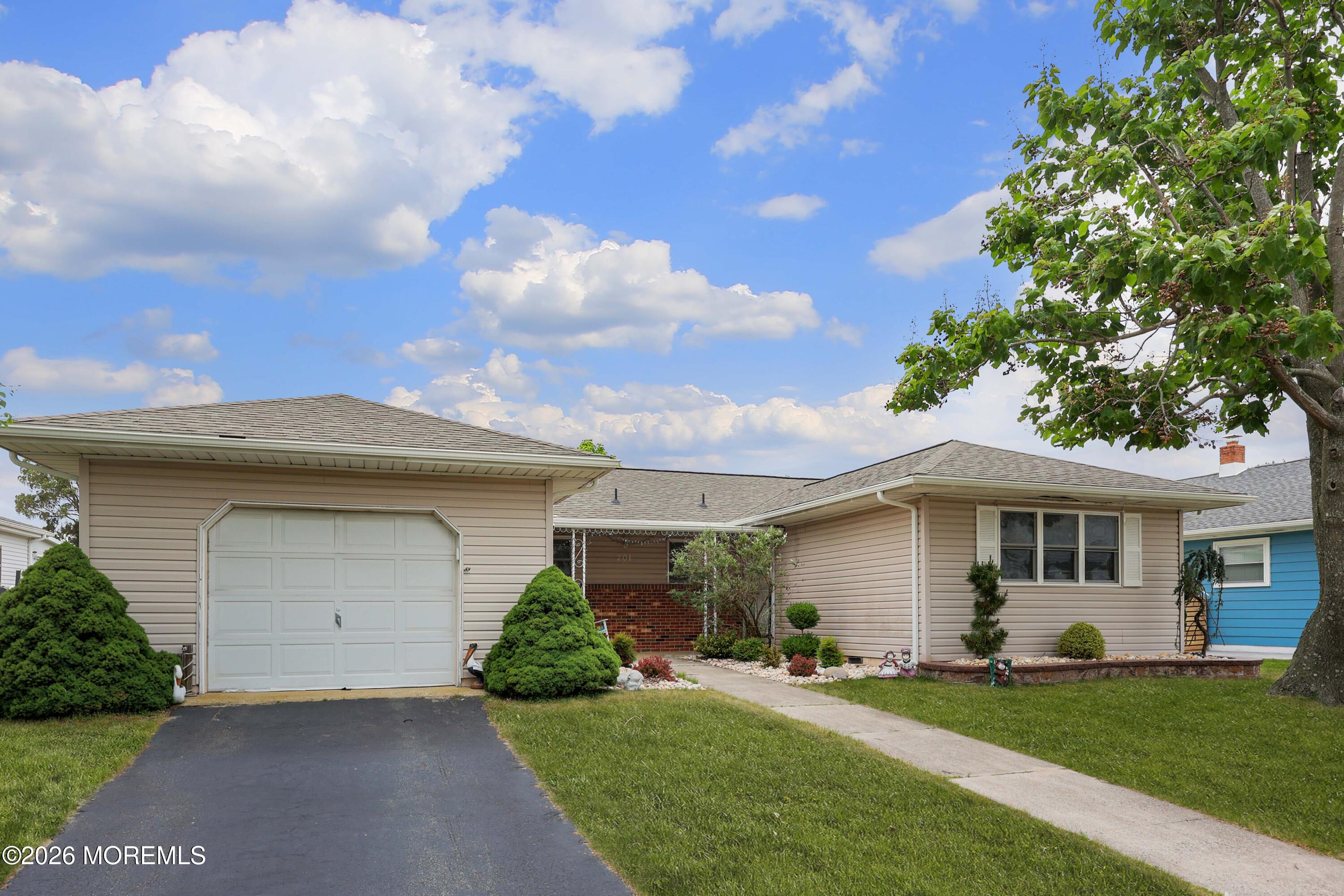 201 Bonaire Drive Toms River NJ 08757