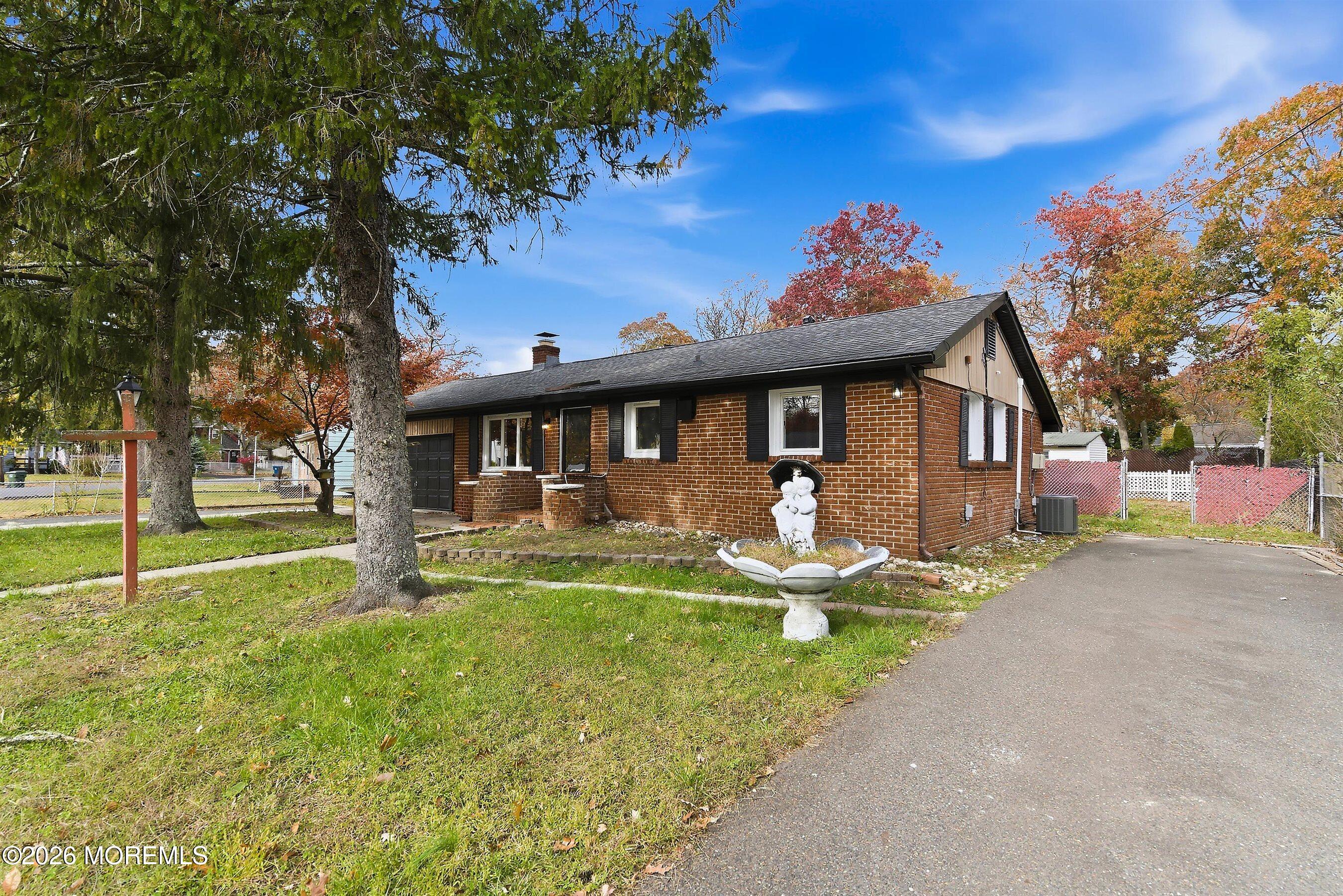 215 Sunset Lane Howell NJ 07731