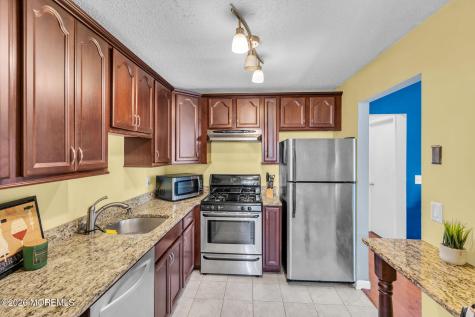305 Owls Nest Court Jackson NJ 08527