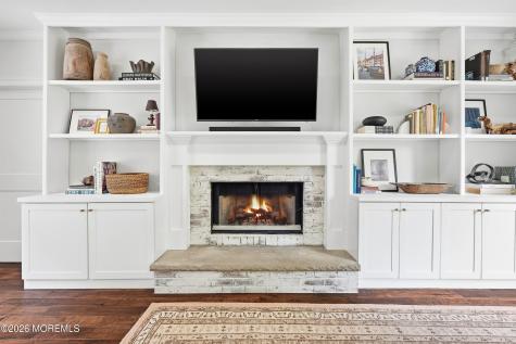 9 Lakeview Drive Tinton Falls NJ 07712