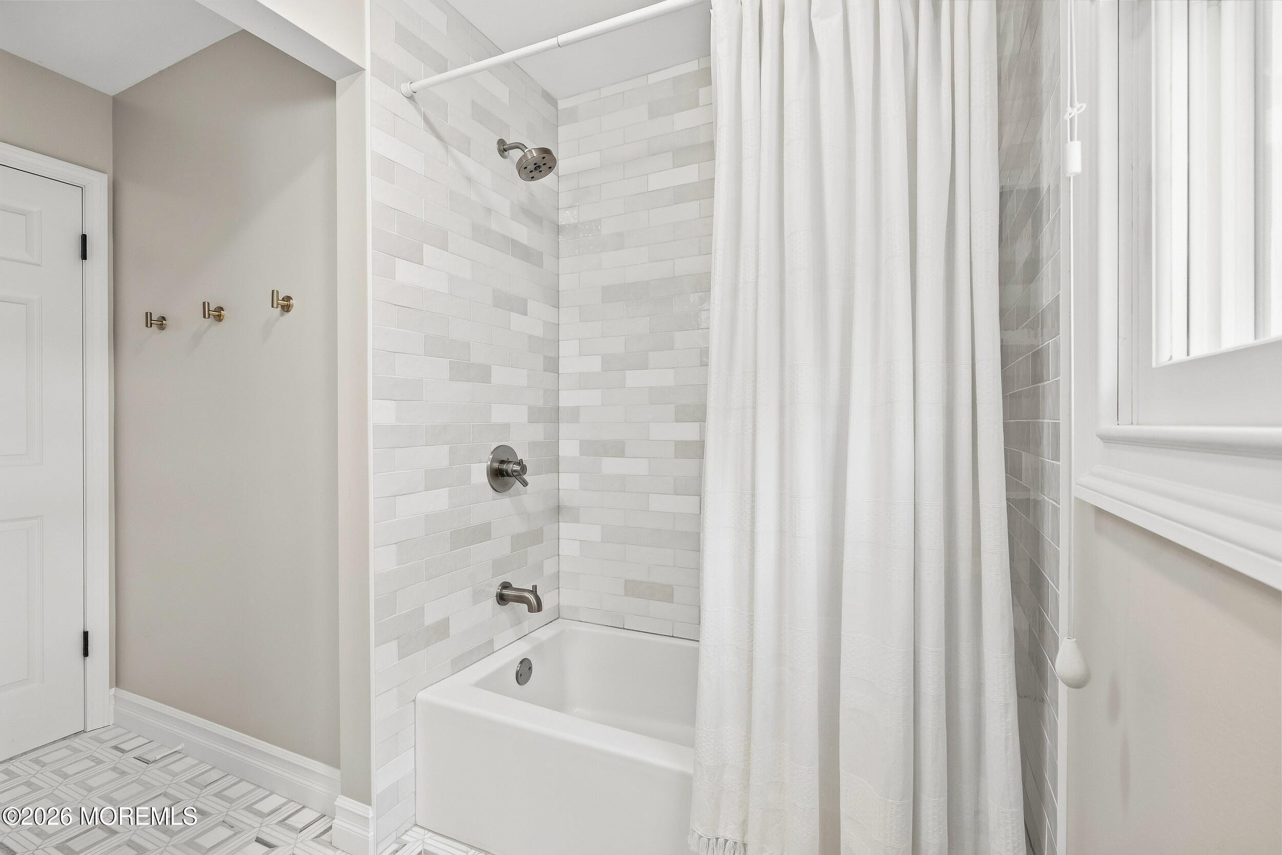 9 Lakeview Drive Tinton Falls NJ 07712