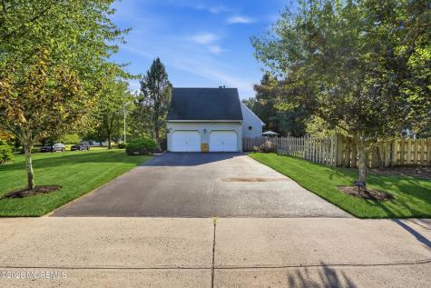 9 Lakeview Drive Tinton Falls NJ 07712