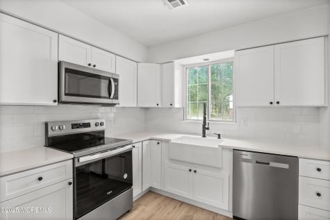 8 Spring Manchester NJ 08759