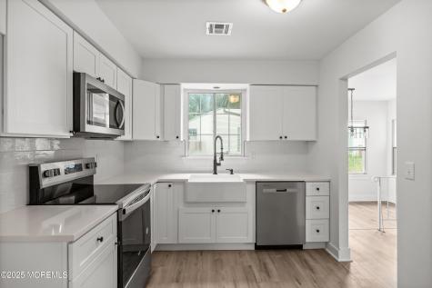 8 Spring Manchester NJ 08759