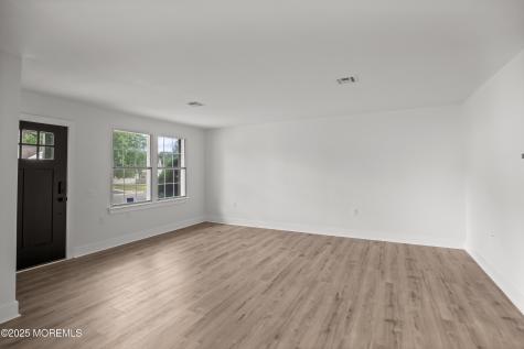 8 Spring Manchester NJ 08759