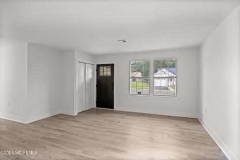 8 Spring Manchester NJ 08759