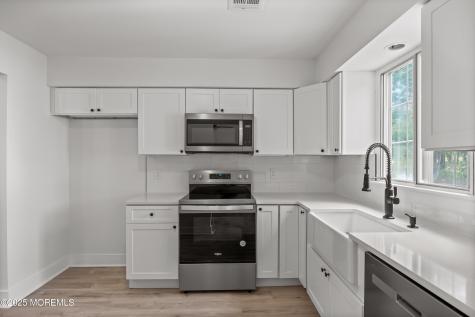 8 Spring Manchester NJ 08759