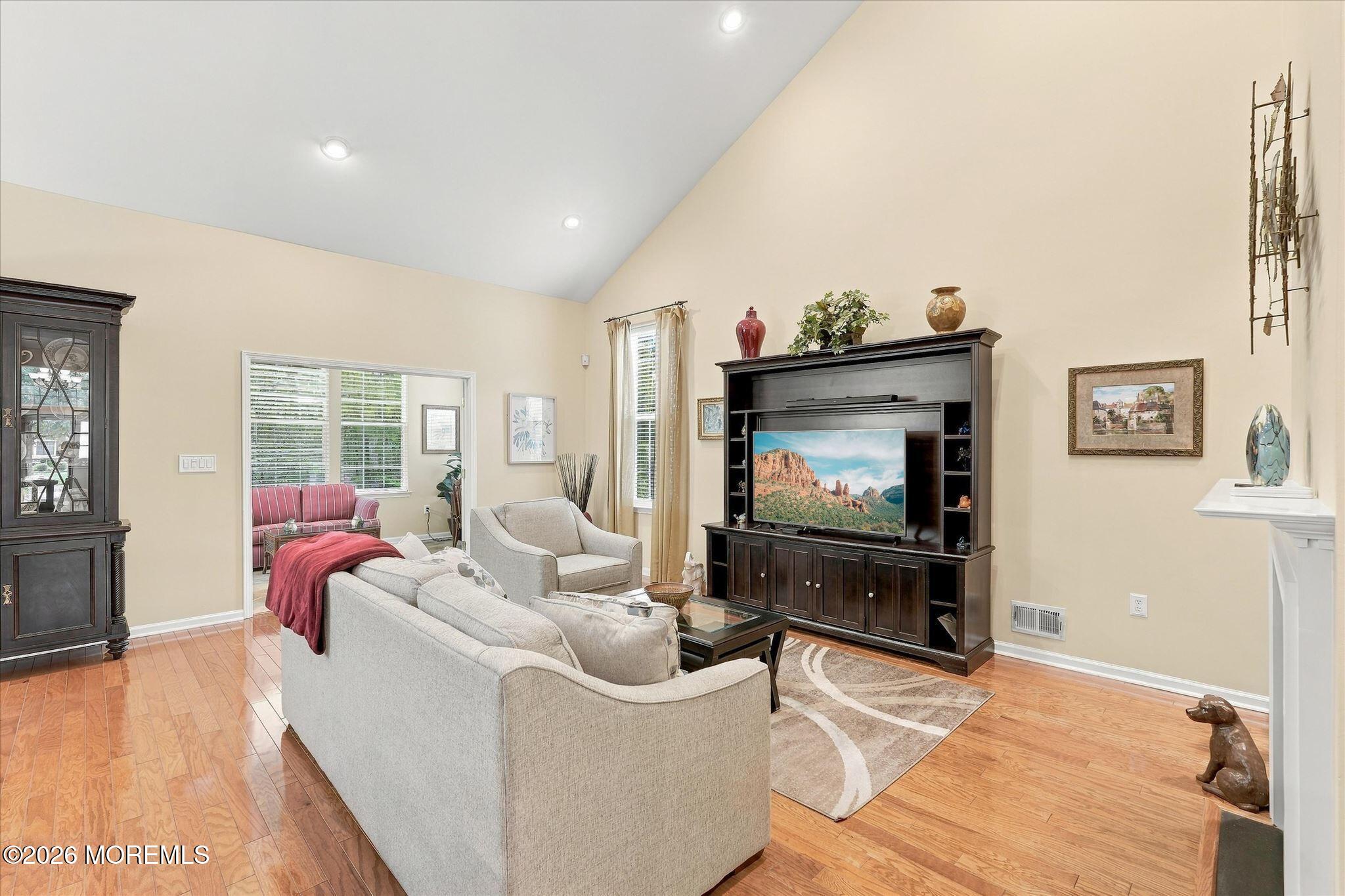 26 Pond View Circle Barnegat NJ 08005