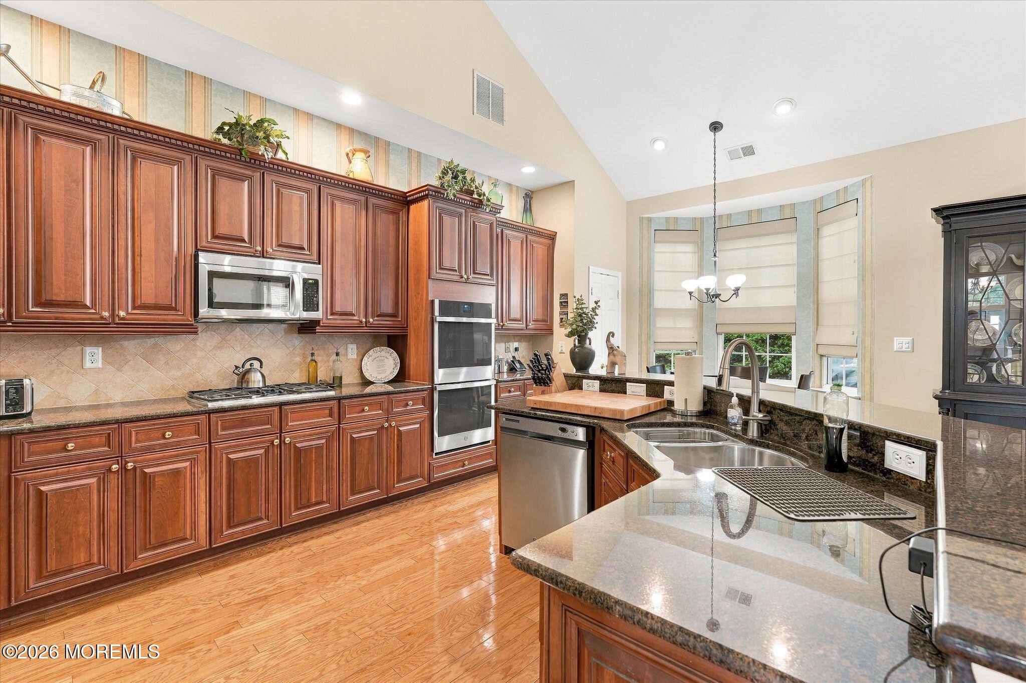 26 Pond View Circle Barnegat NJ 08005