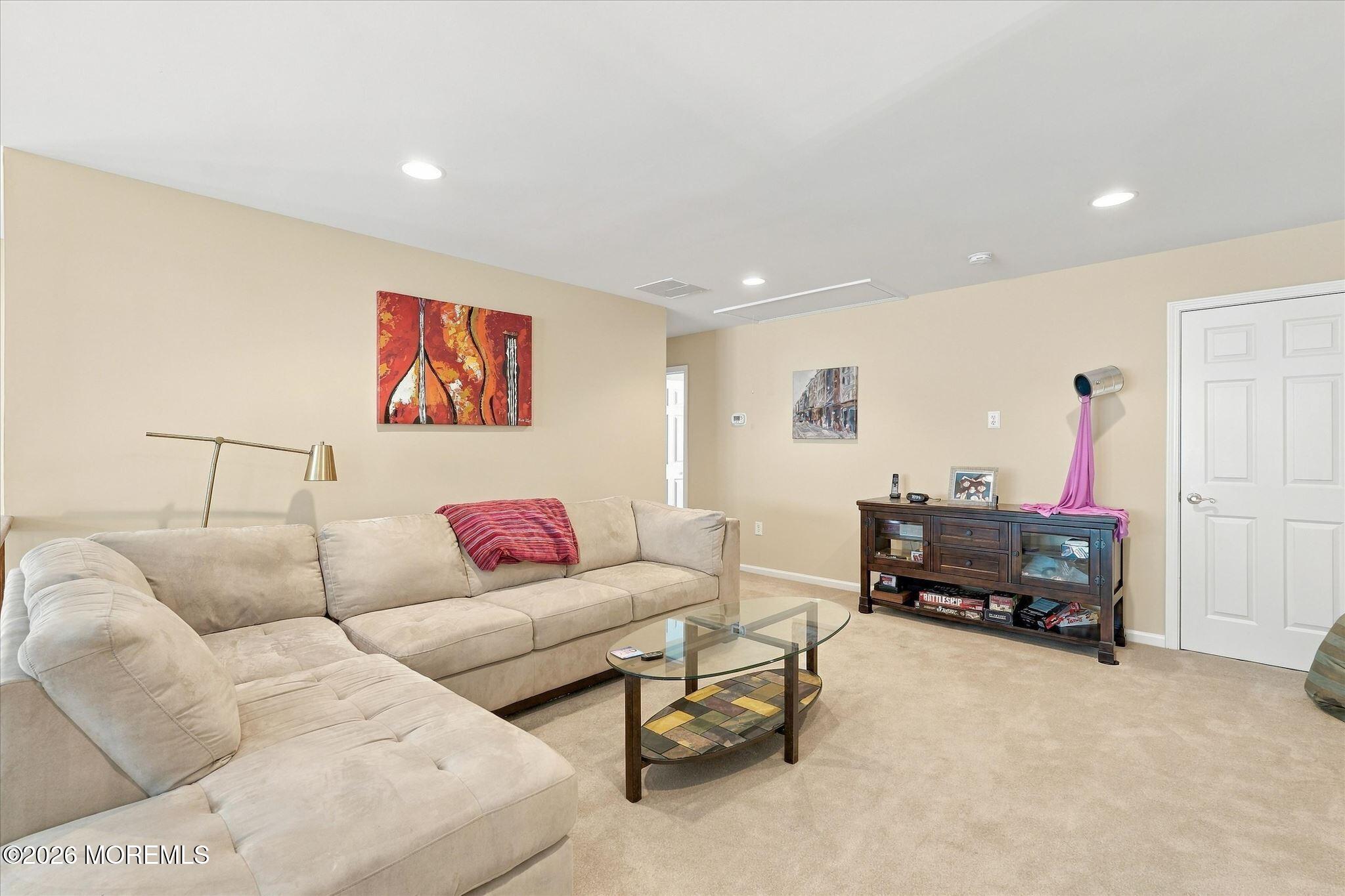 26 Pond View Circle Barnegat NJ 08005