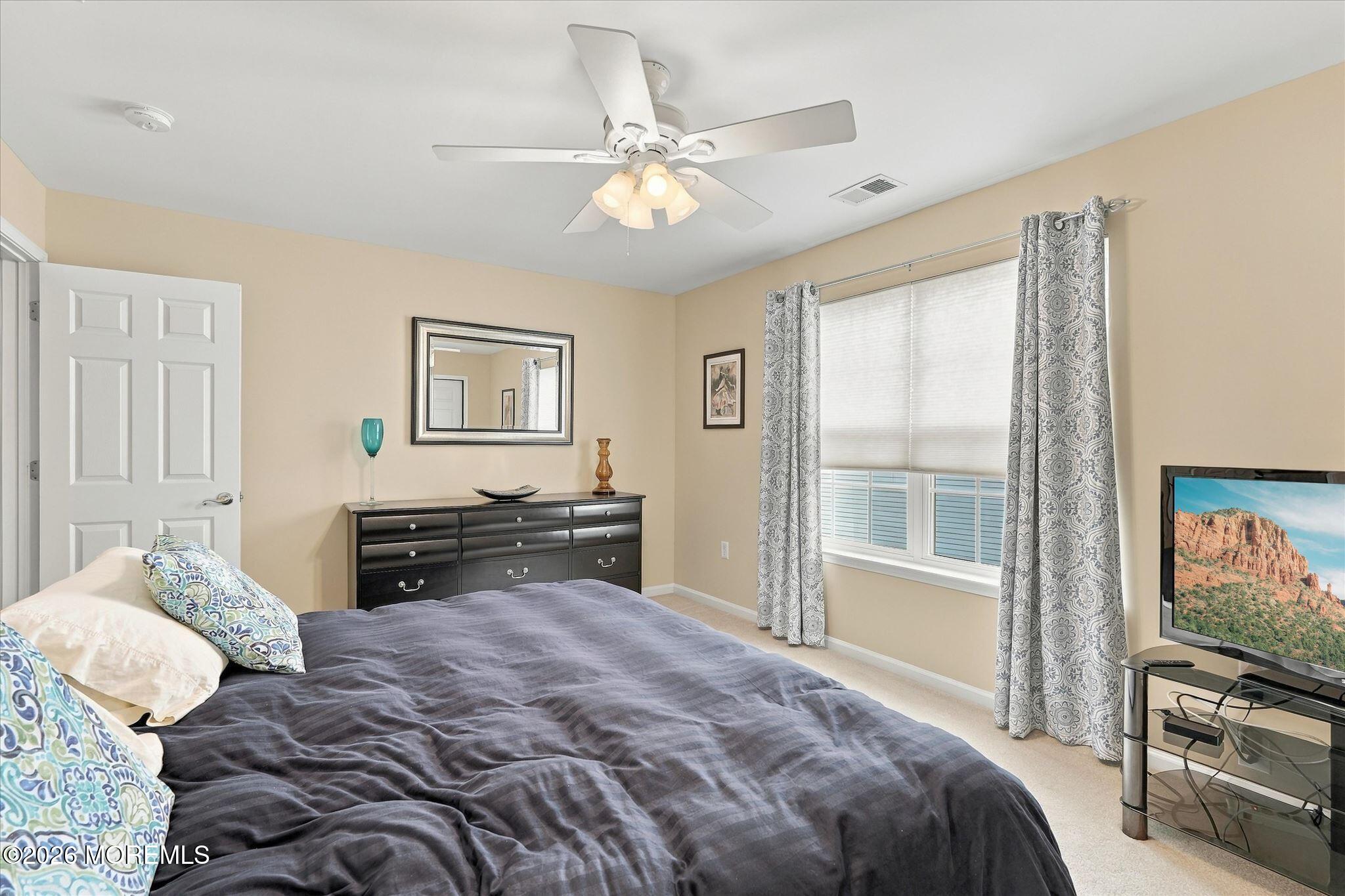 26 Pond View Circle Barnegat NJ 08005