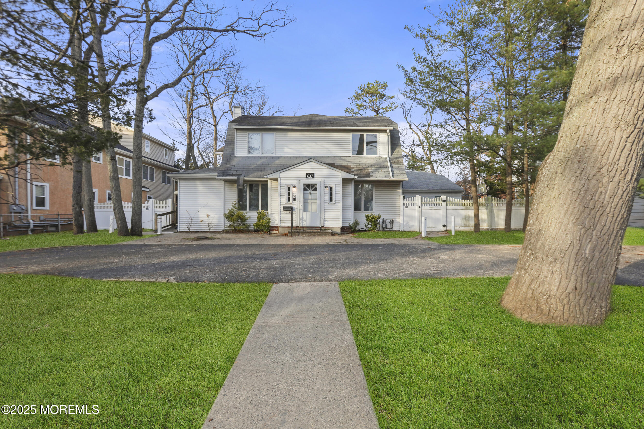 637 6th Street Lakewood NJ 08701