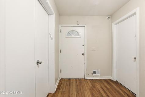 637 6th Street Lakewood NJ 08701