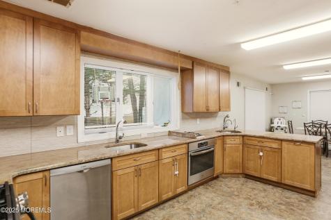 637 6th Street Lakewood NJ 08701