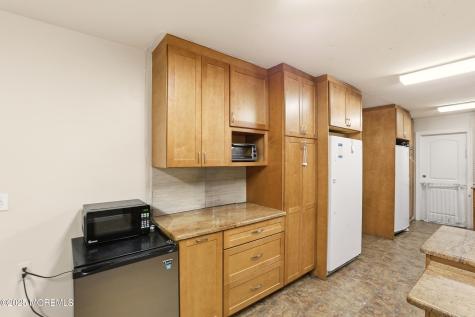 637 6th Street Lakewood NJ 08701