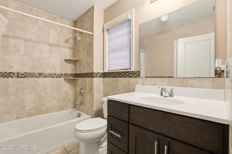 637 6th Street Lakewood NJ 08701