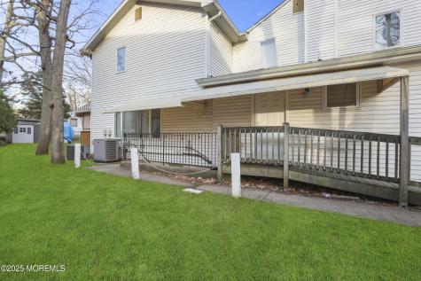 637 6th Street Lakewood NJ 08701