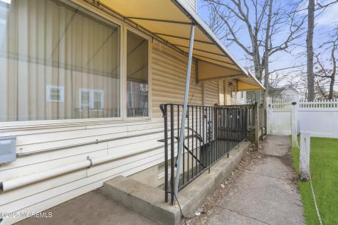 637 6th Street Lakewood NJ 08701