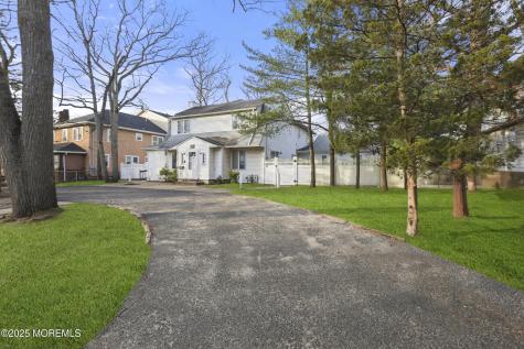 637 6th Street Lakewood NJ 08701