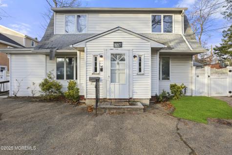637 6th Street Lakewood NJ 08701