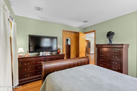 8 Riccis Drive Jackson NJ 08527