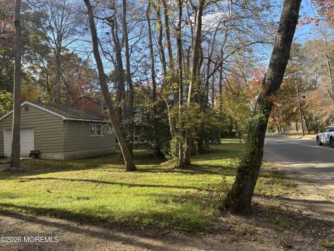 824 S Lake Drive Lakewood NJ 08701