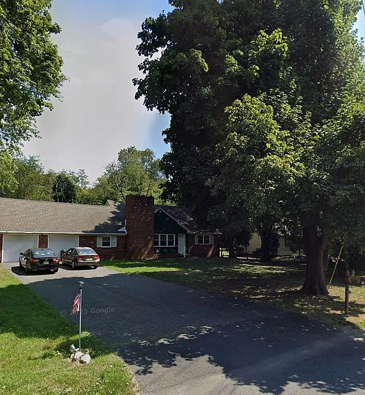 942 Old York Road East Windsor NJ 08520