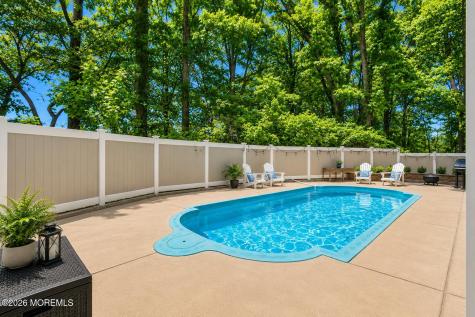 10 Woodland Terrace Lincroft NJ 07738