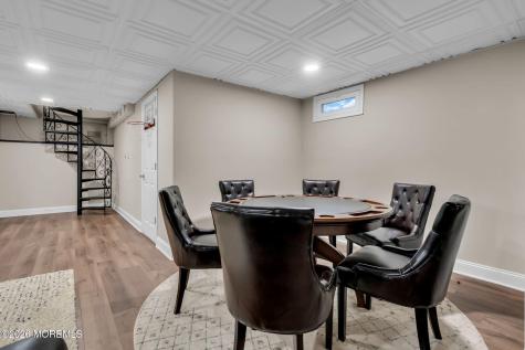10 Woodland Terrace Lincroft NJ 07738