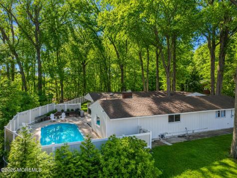 10 Woodland Terrace Lincroft NJ 07738