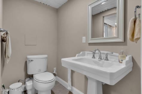 10 Woodland Terrace Lincroft NJ 07738