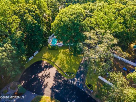 10 Woodland Terrace Lincroft NJ 07738