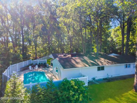 10 Woodland Terrace Lincroft NJ 07738
