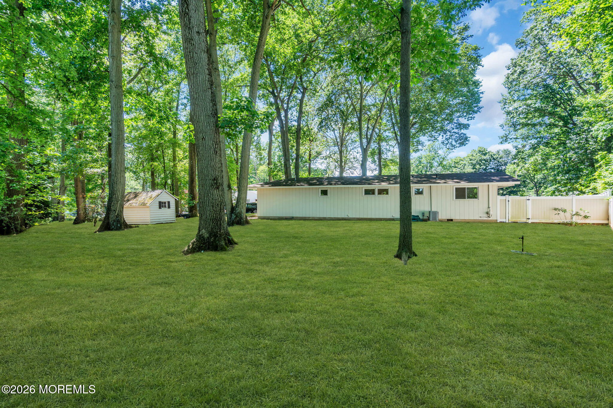 10 Woodland Terrace Lincroft NJ 07738