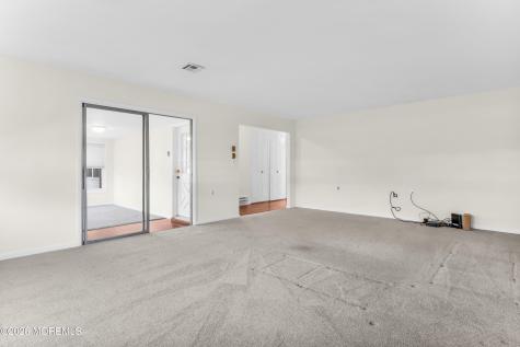 1182A Clydebank Court Lakewood NJ 08701
