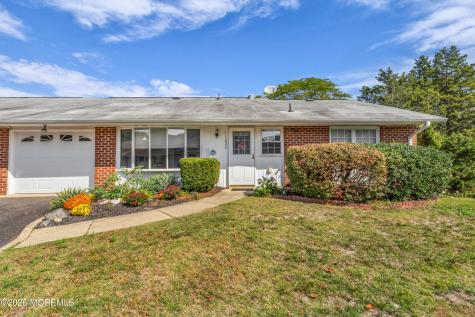 1182A Clydebank Court Lakewood NJ 08701