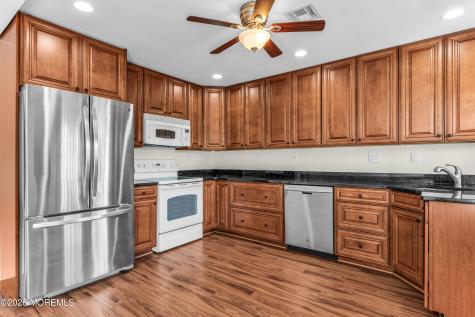 1182A Clydebank Court Lakewood NJ 08701