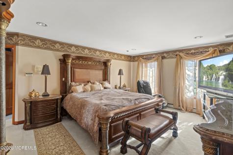305 Woodview Court Toms River NJ 08755